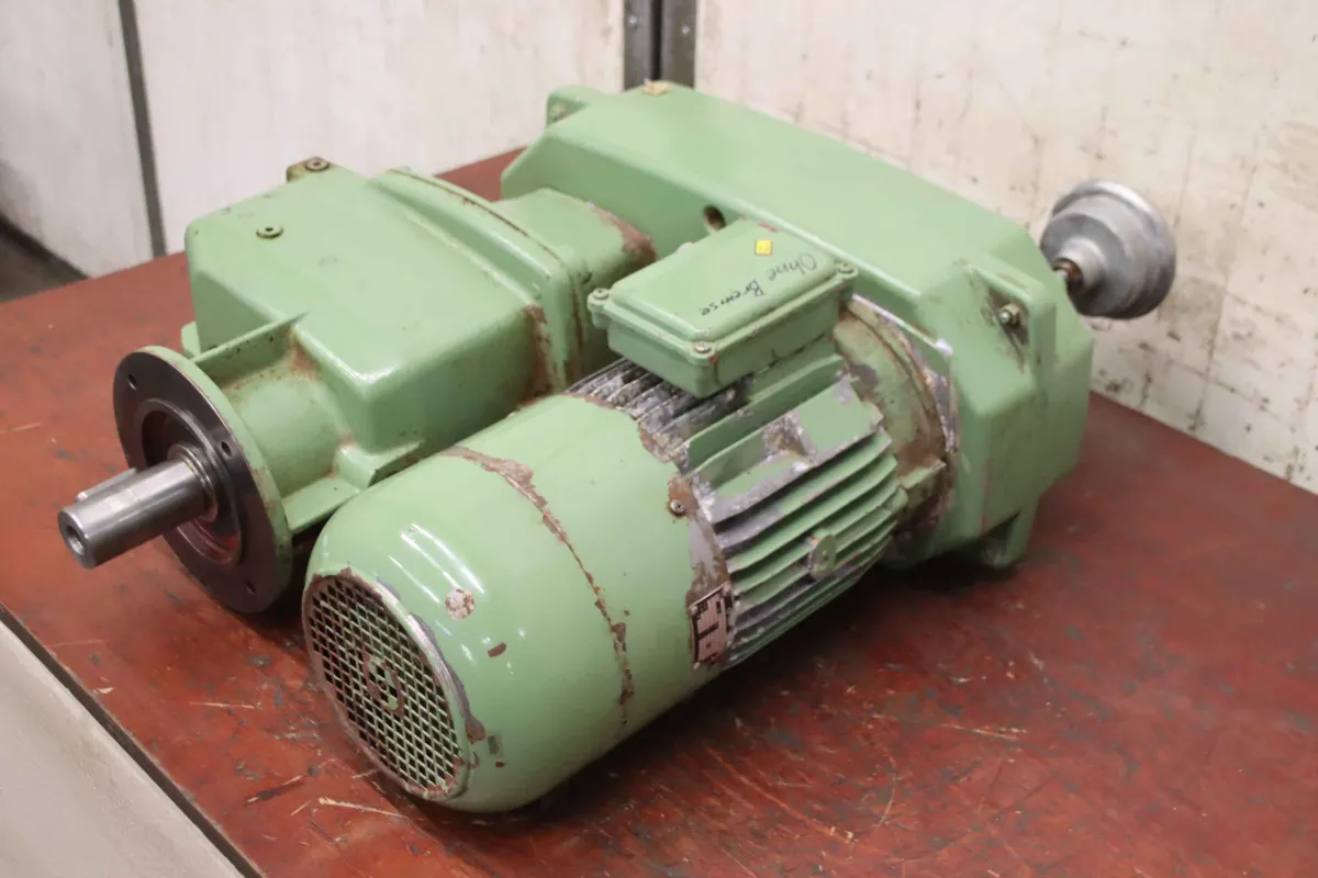 Nord SK 42 F-R210 U-112 M/4 BRE regelbarer Getriebemotor 4 kW 14,5-109 U/min