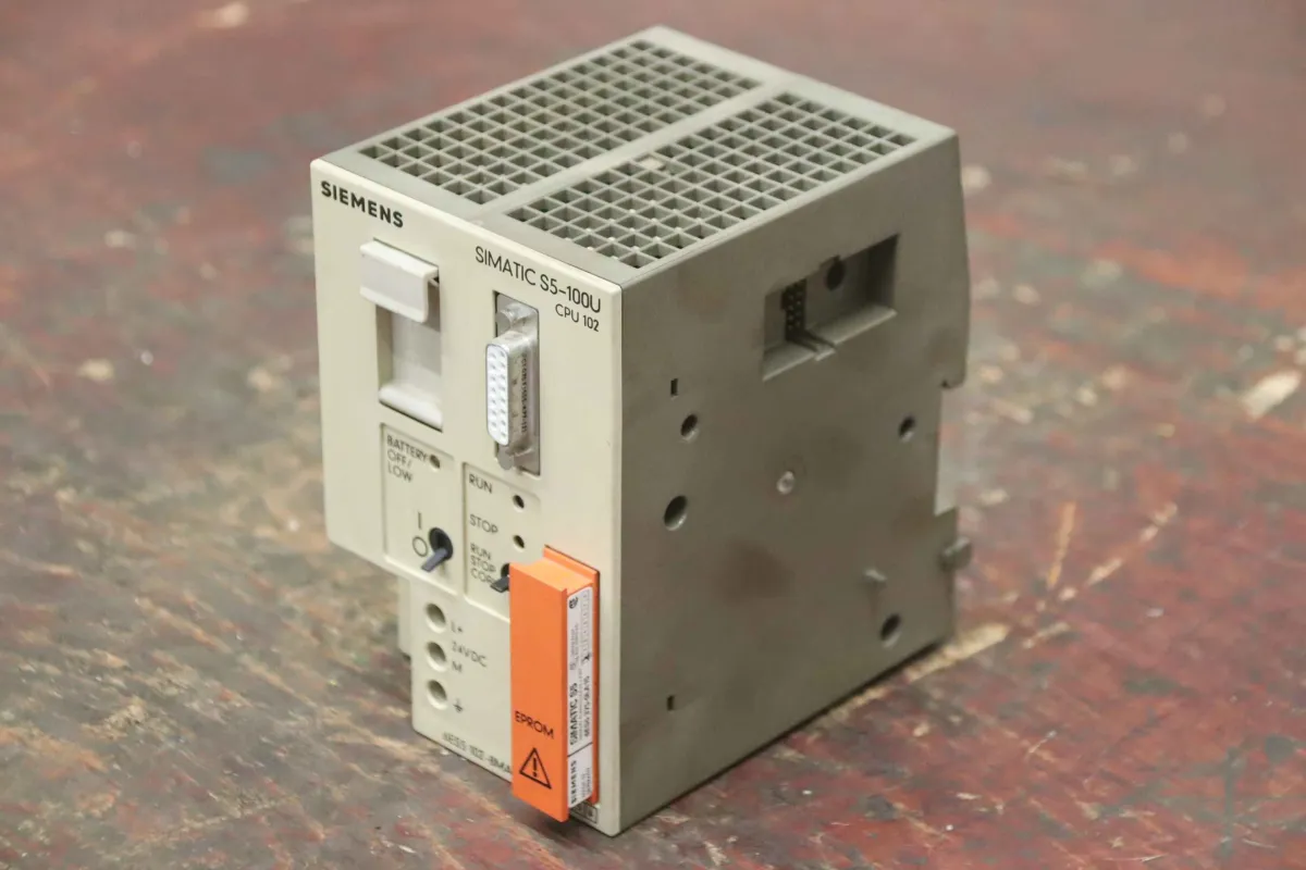 Siemens 6ES5 102-8MA02 Simatic S5-100U 6ES5 275-OLA15 Zentralbaugruppe
