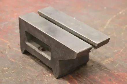 Guss 210/100/H105 mm Aufspannwürfel mit T Nut – RESALE