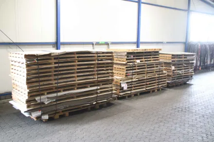 Resopal HPL Dicke 1/1,4 mm verschiedene Größen HPL Kunststoffplatten 37 Paletten 6710 kg – RESALE
