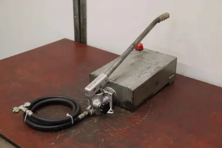 Lukas ZPH 10/25 Handhydraulikpumpe  450 Bar – RESALE