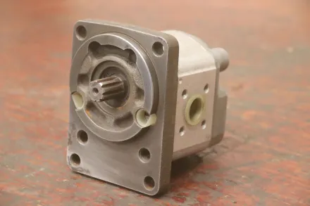 Bosch 1 517 222 492 Hydraulikpumpe – RESALE