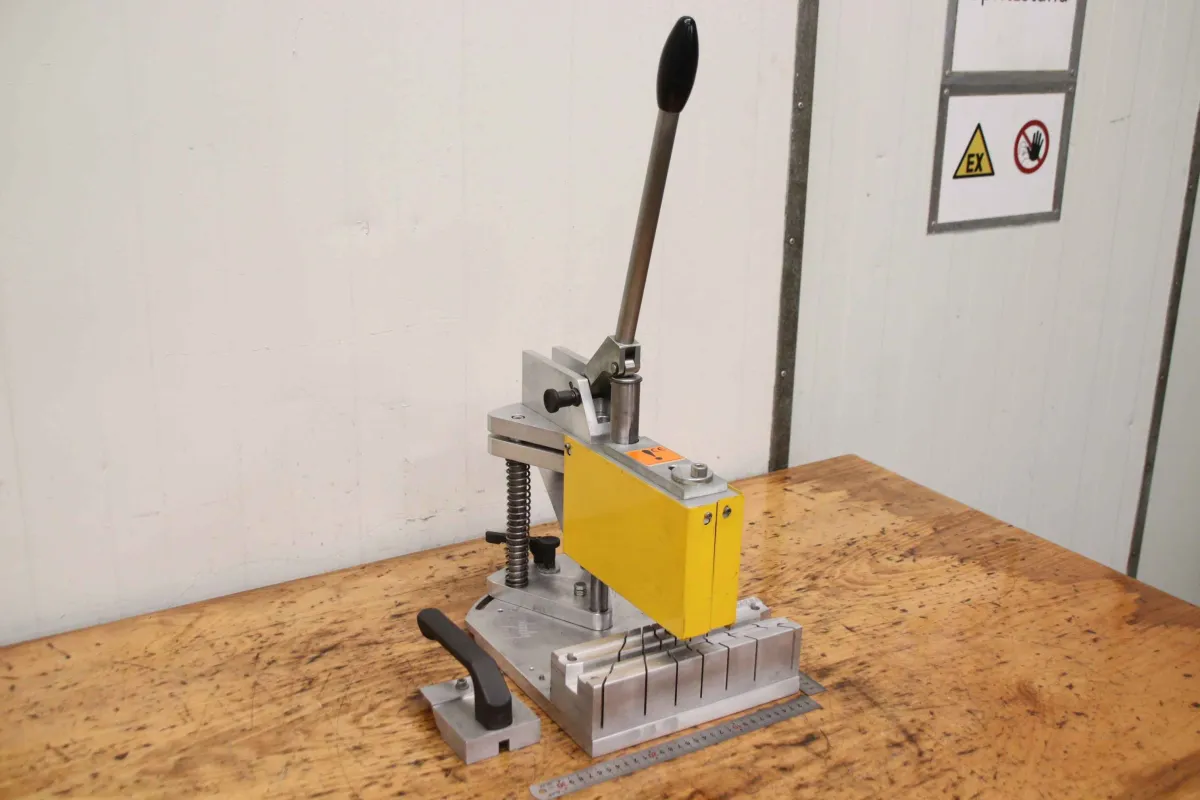 mechanisch Schneidvorrichtung 2x 45° schwenkbar