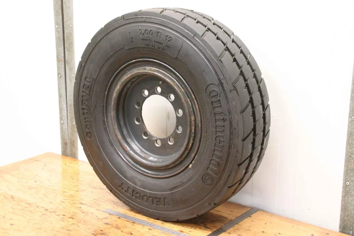 Continental Conti RV20 Velocity 7.00 R 12 Reifen mit Felge