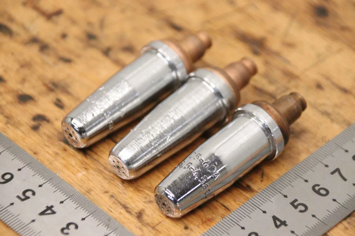 25-40 A 3,5 - 4,5 bar Block nozzle 3 pieces