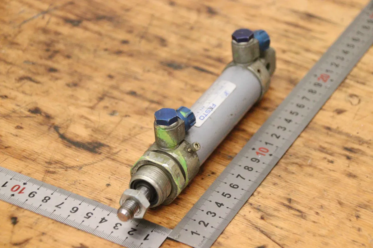 Festo DGS-25-40 Hub 40 mm Pneumatikzylinder