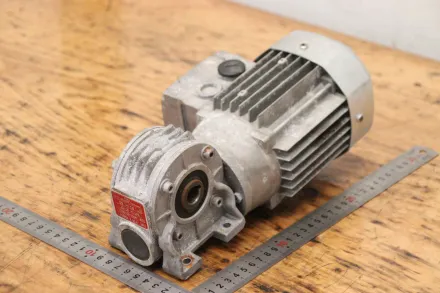 Bonfiglioli VF30 N P56B14   BN 56 B4 Getriebemotor 0,09 kW 22,5 U/min – RESALE