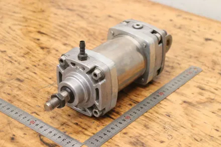 Knorr-Bremse DU-80/100 Hub 100 mm Pneumatikzylinder – RESALE
