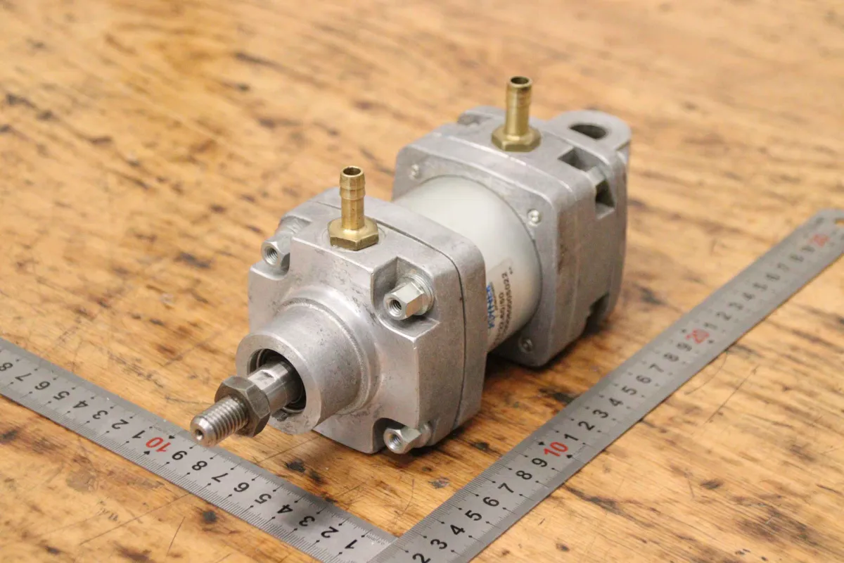 Joyner DUJ-22-60/50 Hub 50 mm Pneumatikzylinder