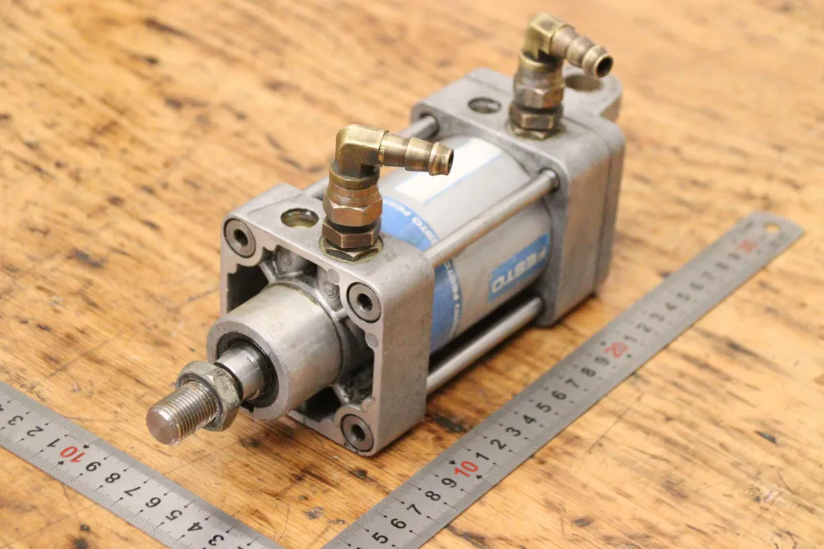 Festo DNN-63-25-PPV-A Hub 25 mm Pneumatikzylinder