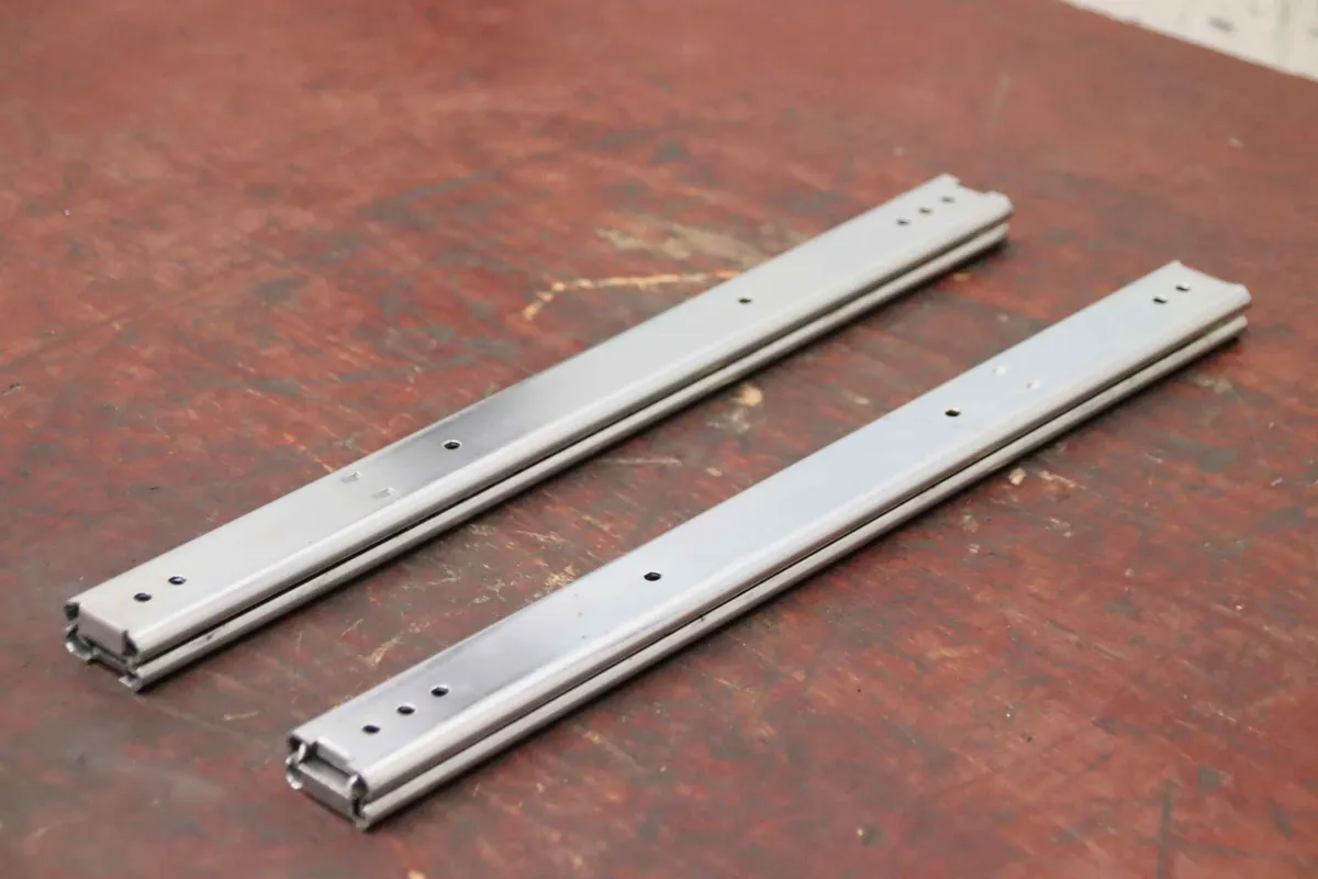 410/830 mm Schubladenschiene