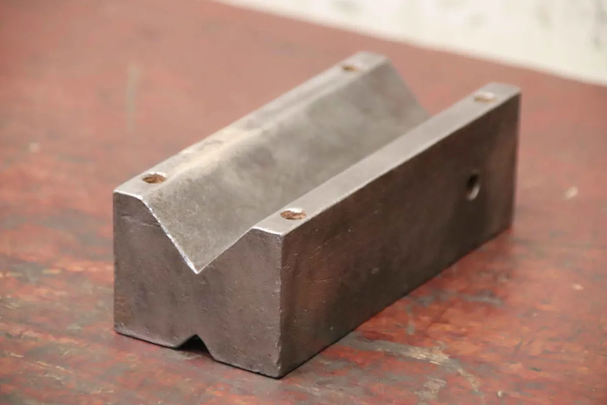 Stahl 148/61/H48 mm 90° Anreissprisma
