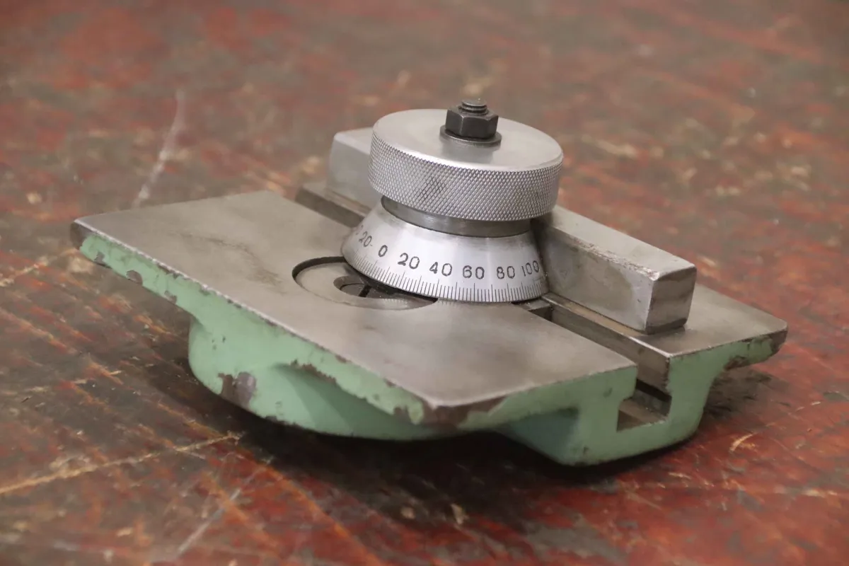 Stankoimport 36642.M7 schwenkbar 105° Halter für Werkzeugschleifmaschine