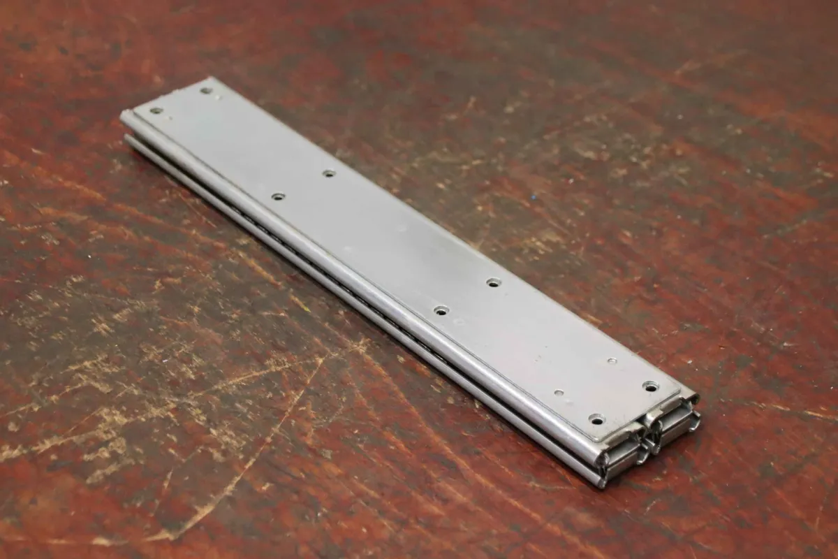 410/830 mm Schubladenschiene