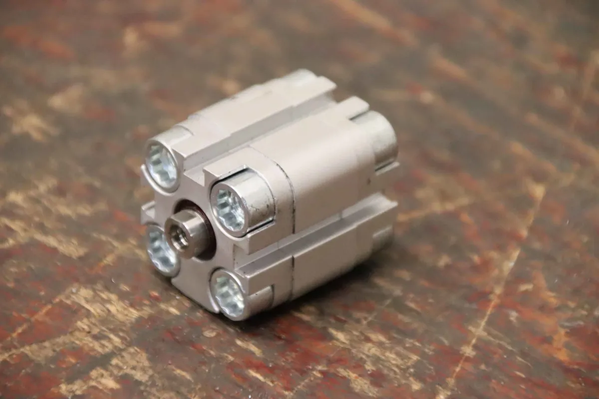 Festo ADVU-20-5-P-A 156514 Kompaktzylinder