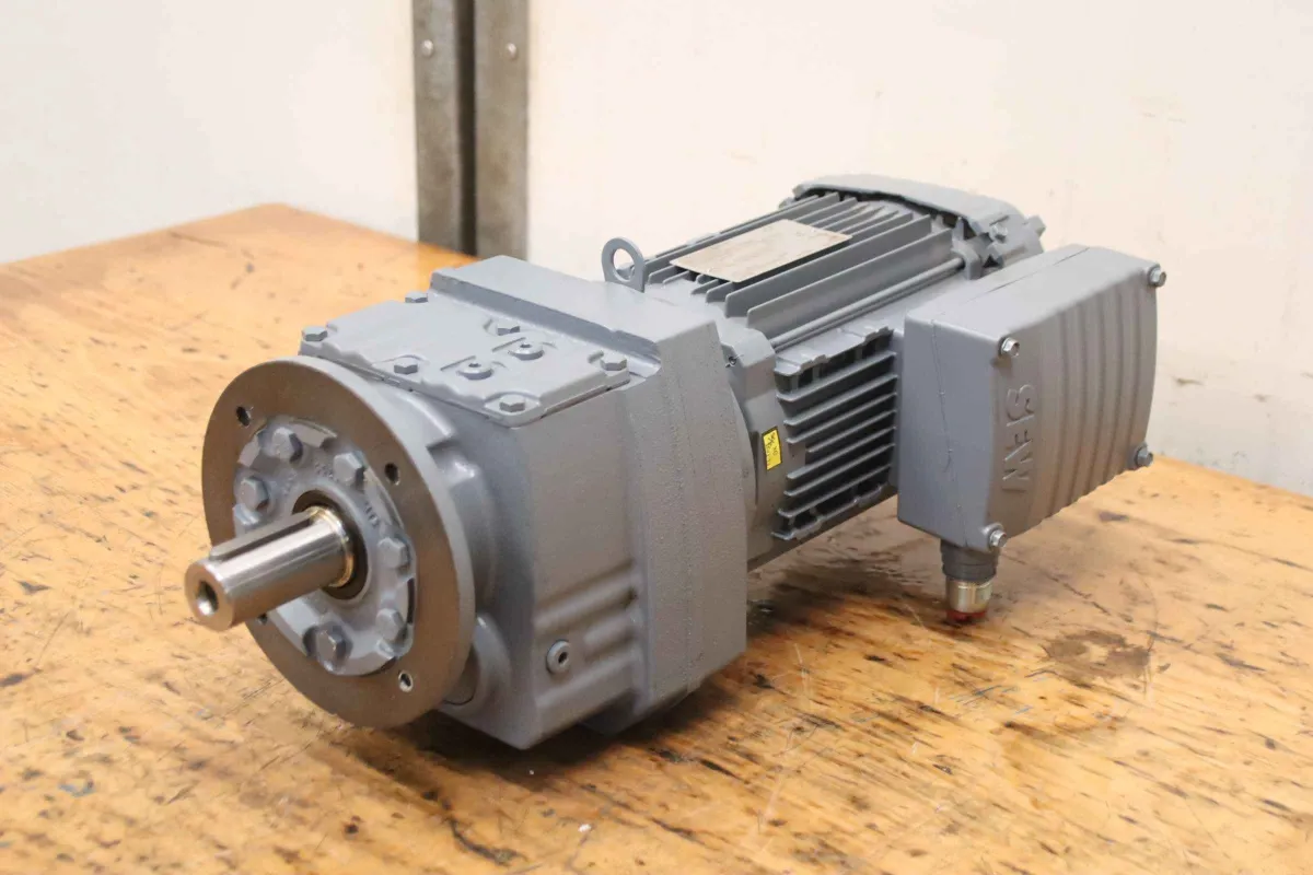 SEW-Eurodrive RF47 DRN80M4/DI/KD1/TF/E18Z Getriebemotor 0,75 kW 30 U/min