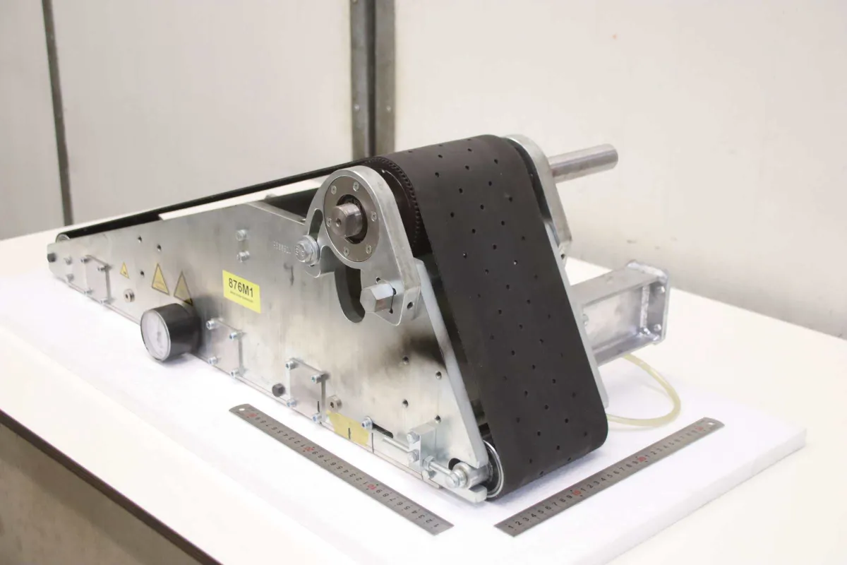 150 x 770 mm Förderband mit Vakuum-Teilfläche