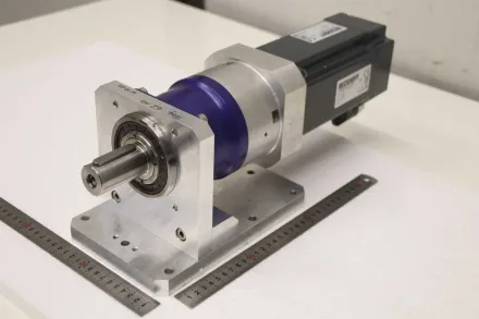 Beckhoff Wittenstein AM8053-0G10-0000  SP 100S-MC2-50 Servo-Getriebemotor – RESALE