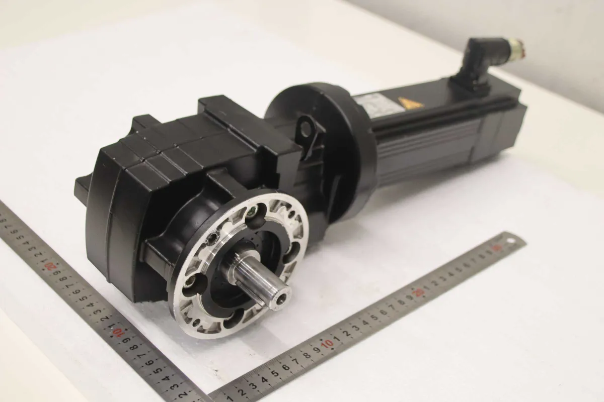 SEW-Eurodrive WF37 CMP50M/BK/DI/PK/AZ2Z/SD1 Servo-Getriebemotor