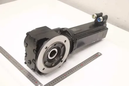Keb K23C TA3M V40 BP05 ER TW Servo-Getriebemotor 1,88 kW – RESALE