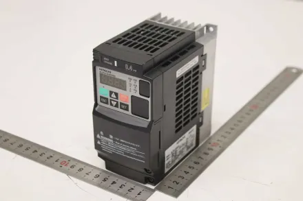 Hitachi WL200-004SFE Frequenzumrichter 0,4 kW – RESALE