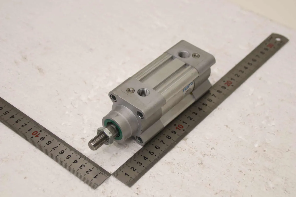 Festo DSBC-40-20-PPVA Hub 20 mm Pneumatikzylinder