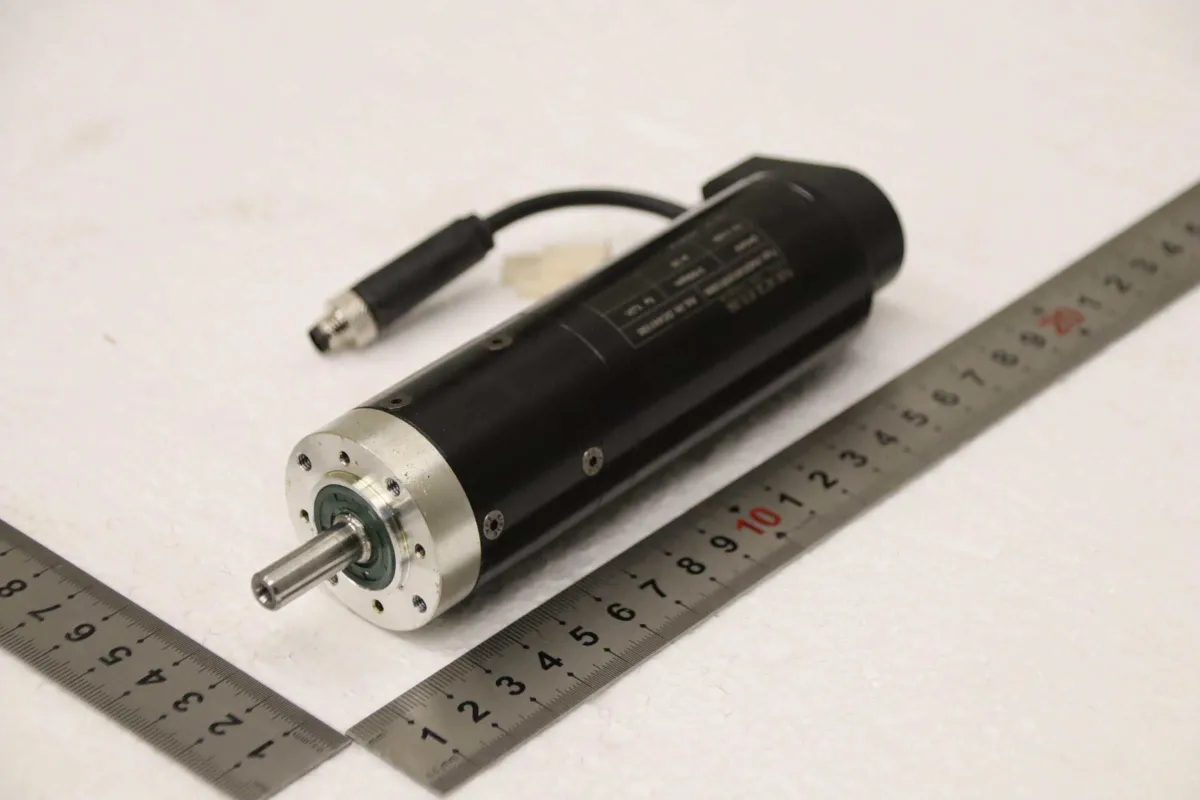 Nucleus NuDC42I25R1000 Servo-Getriebemotor