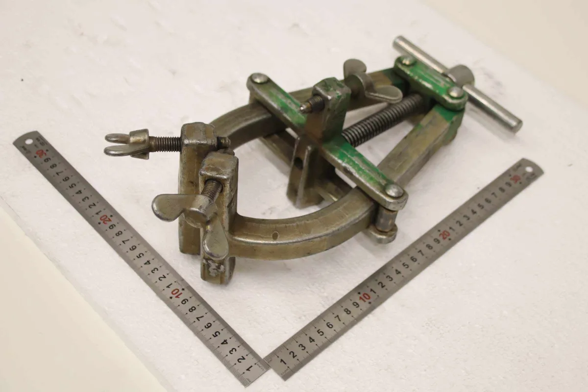 Spannbereich 70 bis 250 mm Rohrspannbügel