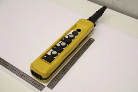 Schneider Electric XAC-A08 Gehäuse für Kranfernbedienung – RESALE