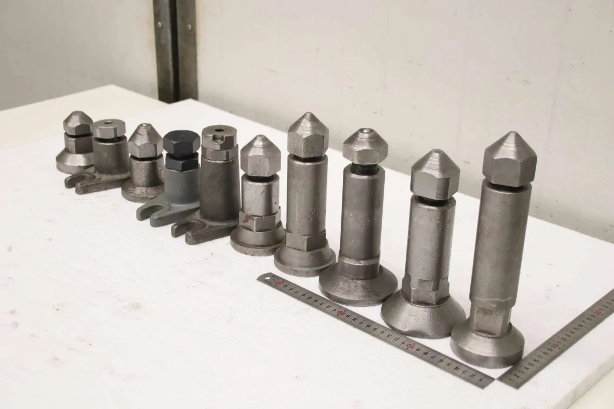 erschiedene Ausführungen Schraubbock 10 Stück