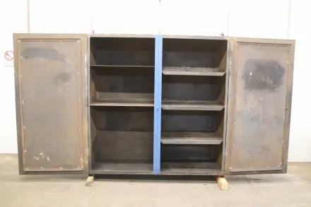 2050/825/H2190 mm Werkzeugschrank – RESALE