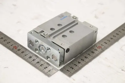 Festo DFM-20-30-B-PPV-A-GF  532316 Führungszylinder – RESALE