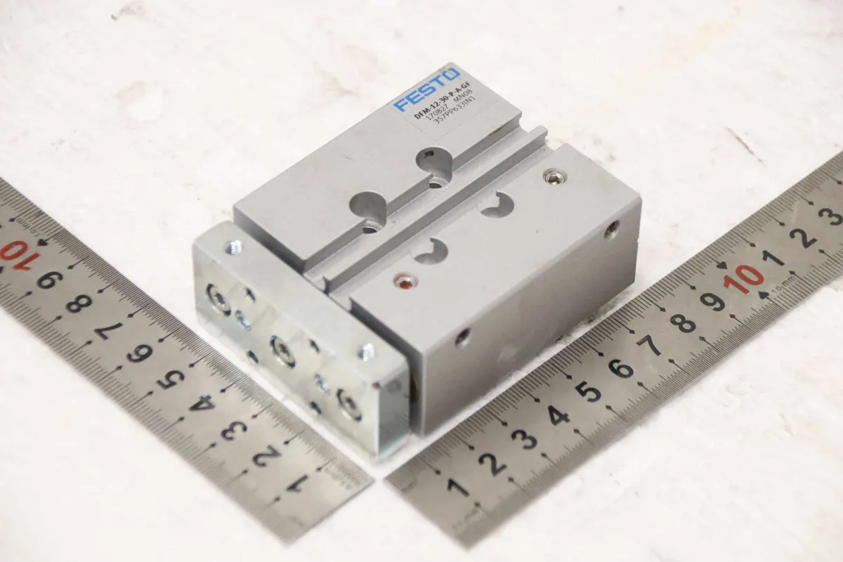 Festo DFM-12-30-P-A-GF 170827 Führungszylinder