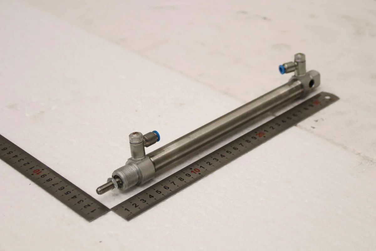 Festo DSNU-20-200-PPV-A Hub 200 mm Pneumatikzylinder