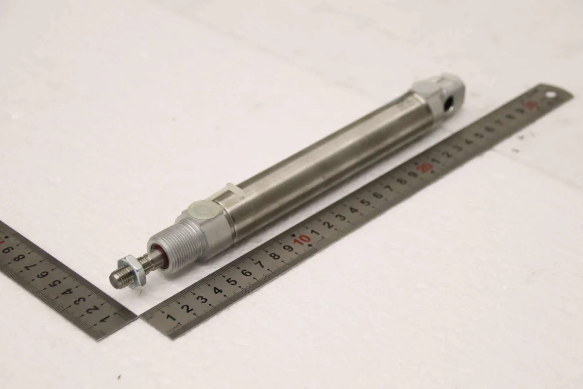Festo DSNU-25-125-PPV-A Hub 125 mm Pneumatikzylinder