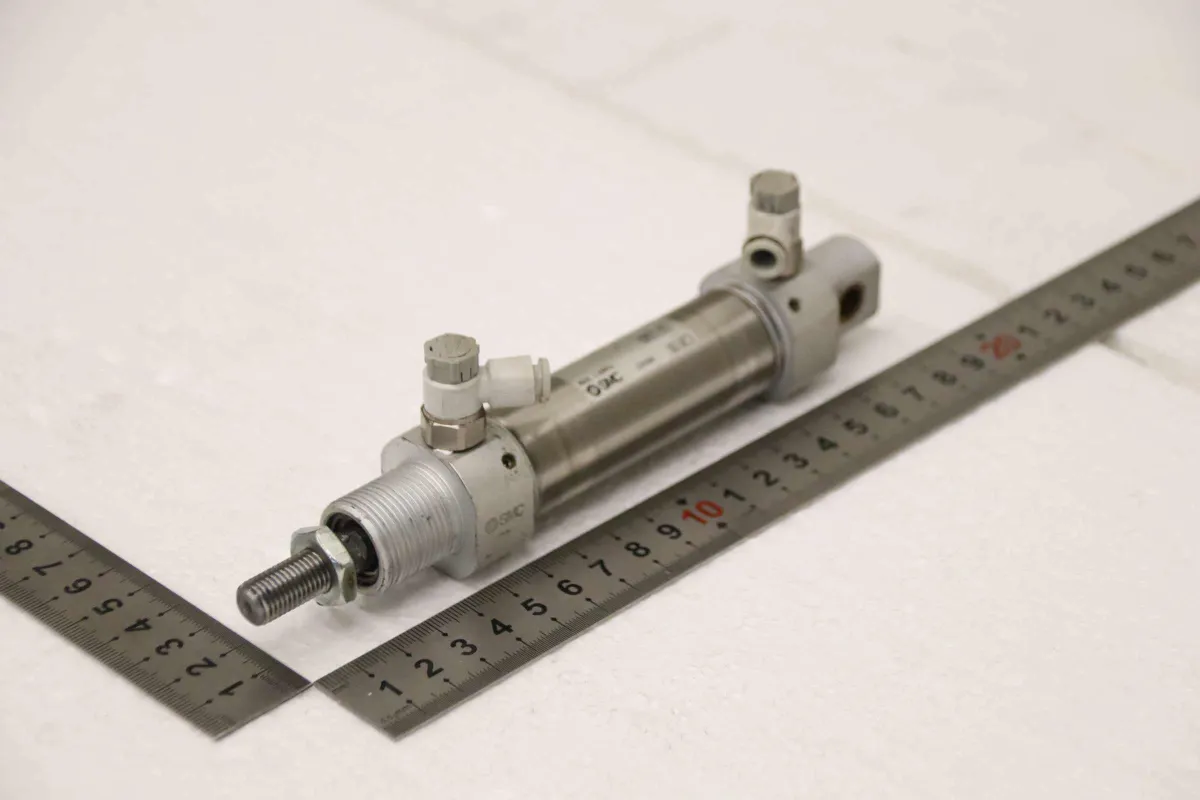 SMC CD85N25-50C-B Hub 50 mm Pneumatikzylinder
