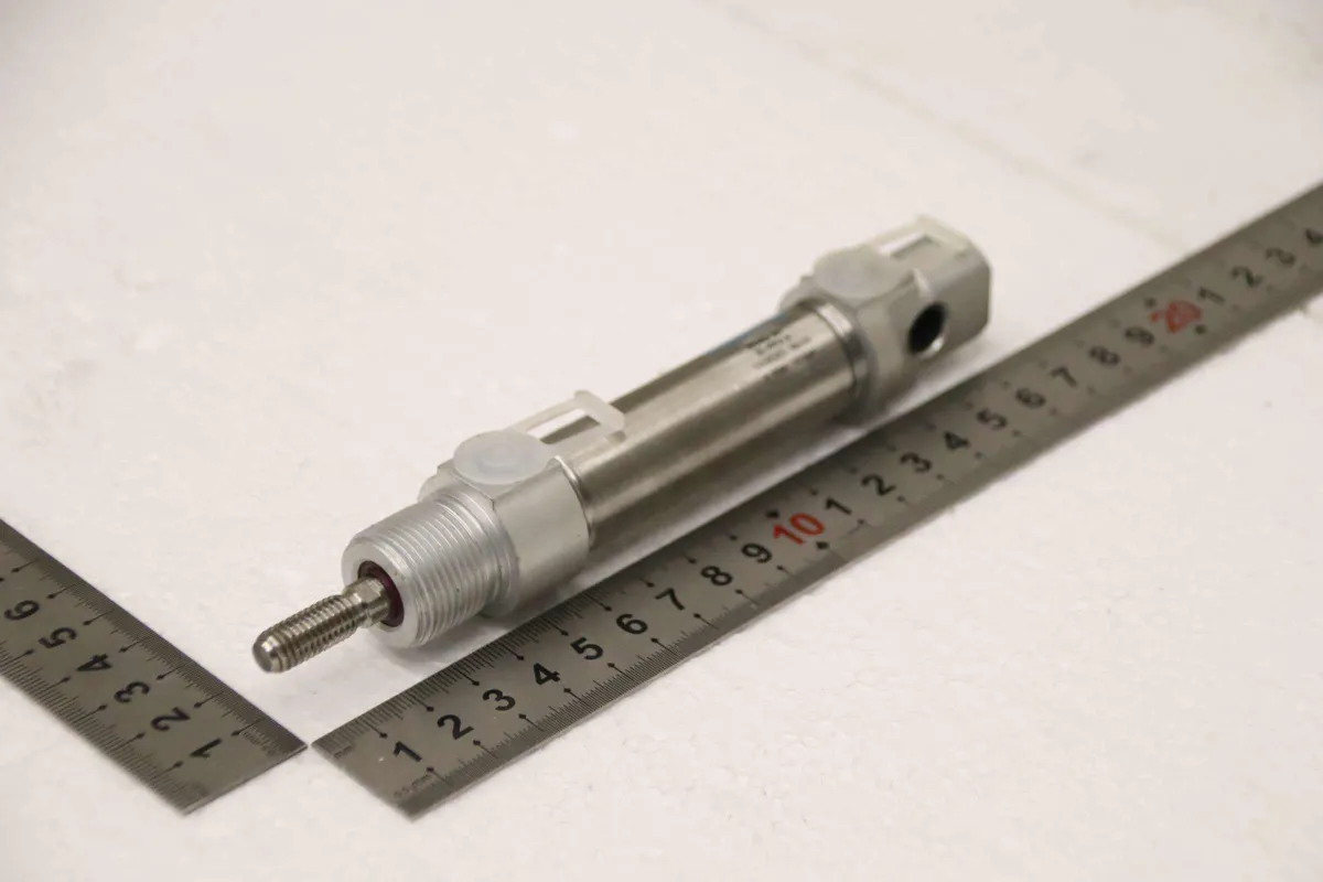 Festo DSNU-20-35-PPV-A Hub 35 mm Pneumatikzylinder