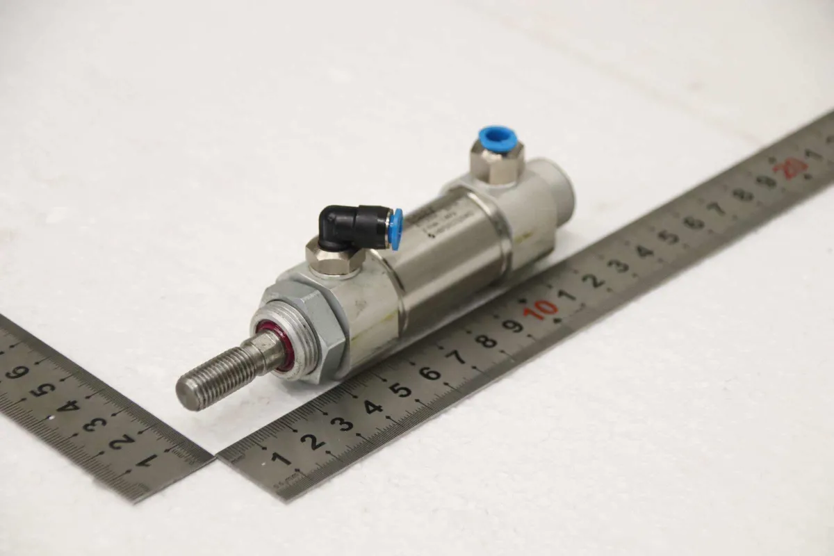 Festo DSNU-S-25-15-PPS-A Hub 15 mm Pneumatikzylinder