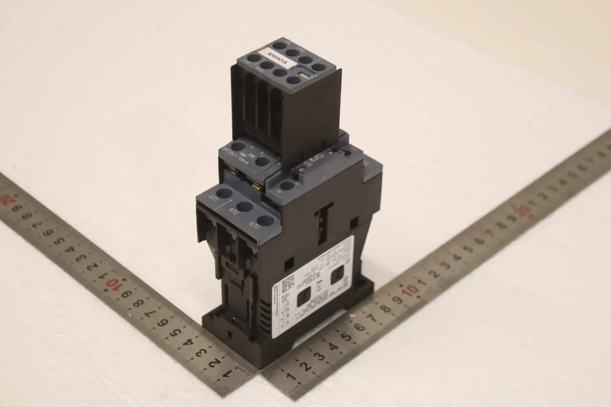 Siemens 3RT2027-1BB44 / 3RH2911-1HA11 Hilfsschalterblock