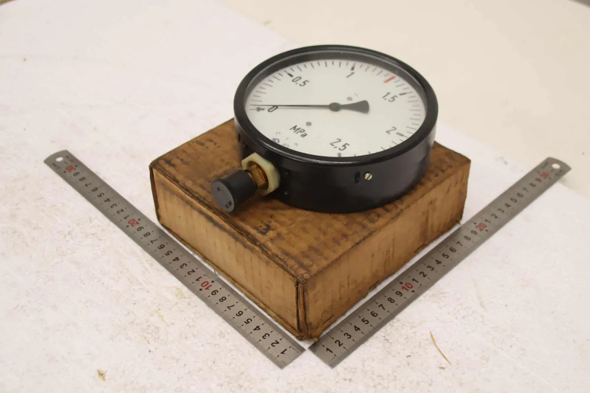 TGL Ø 150 mm Pressure gauge 0-25 bar / 0-2.5 MPa