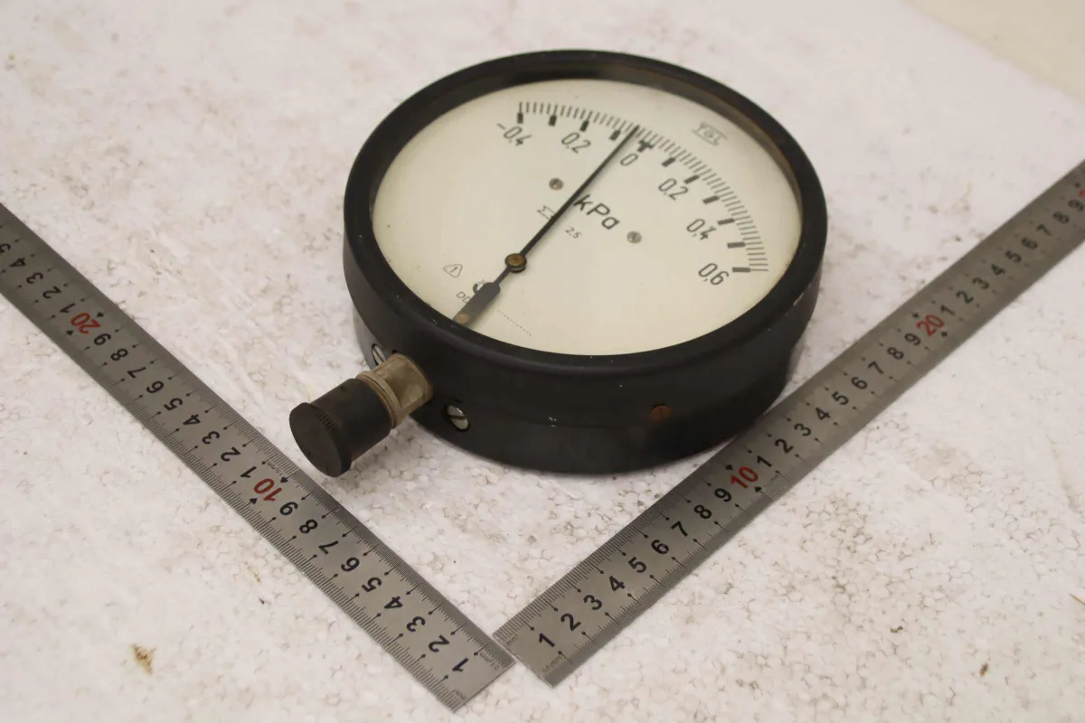 TGL Ø 160 mm -0,4-0-0,6 kp/cm² Pressure gauge -0.4-0-0.6 bar -0.4-0-0.6 kp/cm²