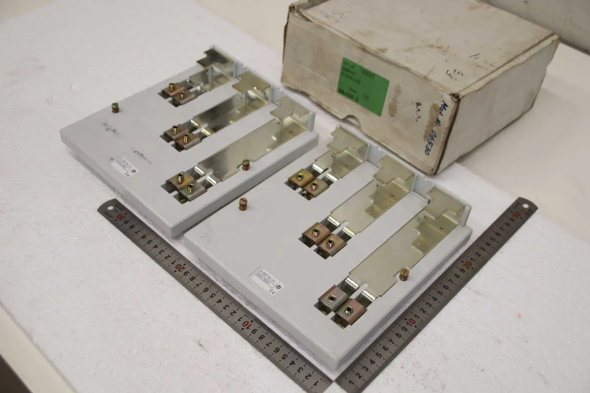 Klöckner Moeller A-GSTA2/50 400A Adapterplatte 2 Stück