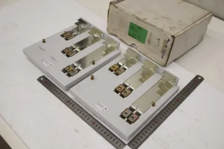 Klöckner-Moeller A-GSTA2/50 400A Adapterplatte 2 Stück – RESALE