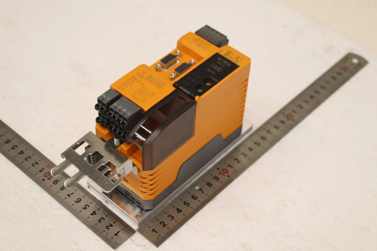 B&R ACOPOS micro 100D 80VD1 00PD.C022-01 Wechselrichtermodul