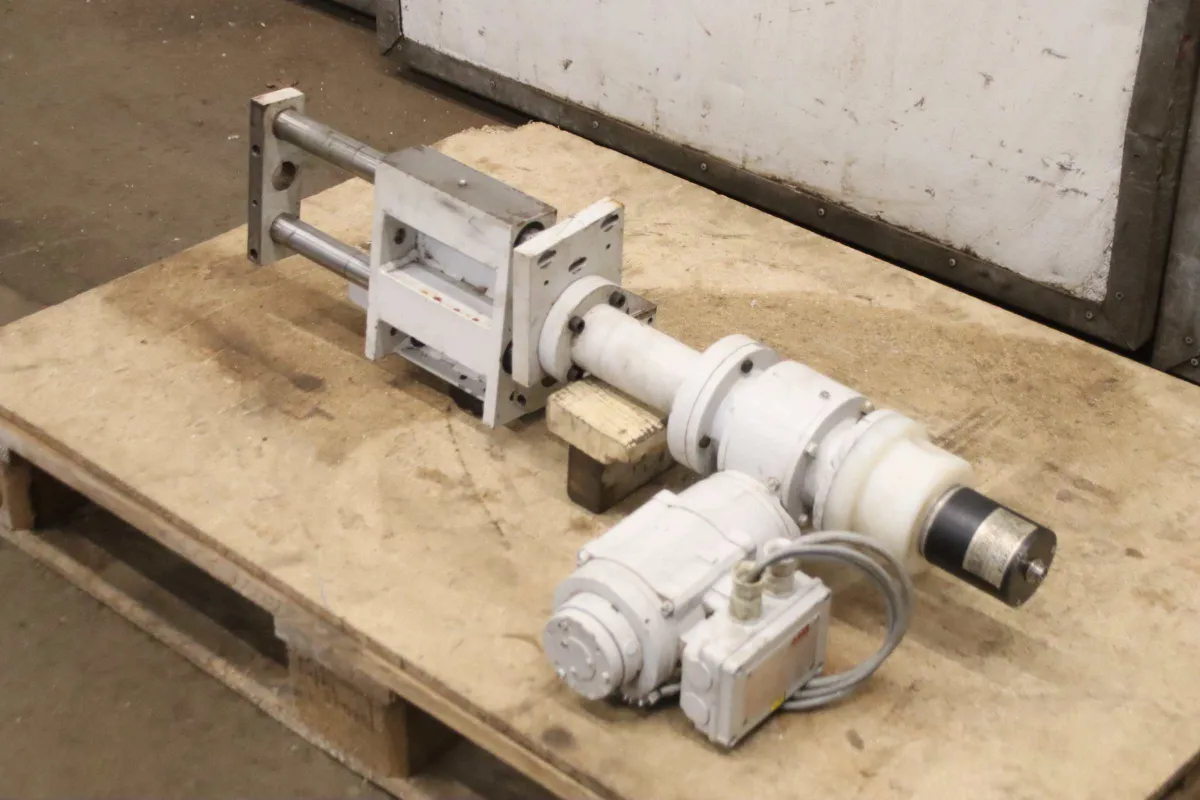 Gubisch Fimec DST H Hub 180 mm Spannvorrichtung aus Fensterfertigungsanlage