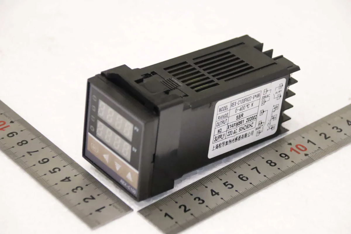 Oumefar REX-C100FK02-V Temperaturregler
