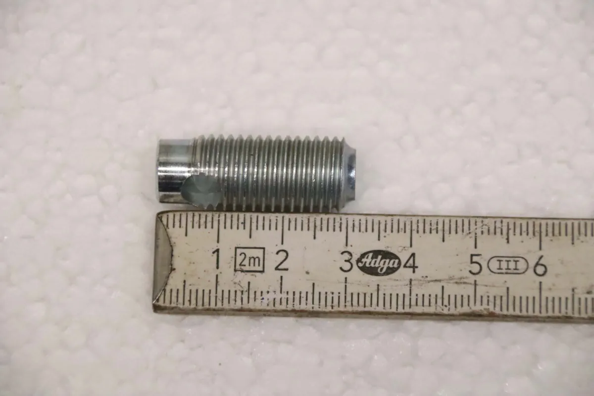 M12 x 32 mm links mit Zapfen Madenschrauben 30 Stück