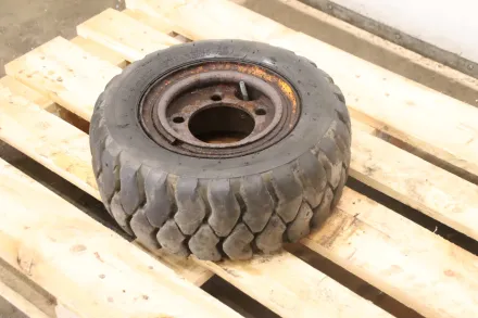 Dunlop 18x7-8 14 P.R. Reifen mit Felge – RESALE