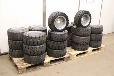 Continental CSE-Robust 200/50-10 SC 10 RIM 6.50 F Vollgummi Reifen – RESALE