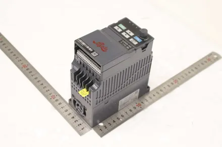 Alada Electric ALD2000V ALD2400V01D5/P02D2R1 Frequenzumrichter – RESALE